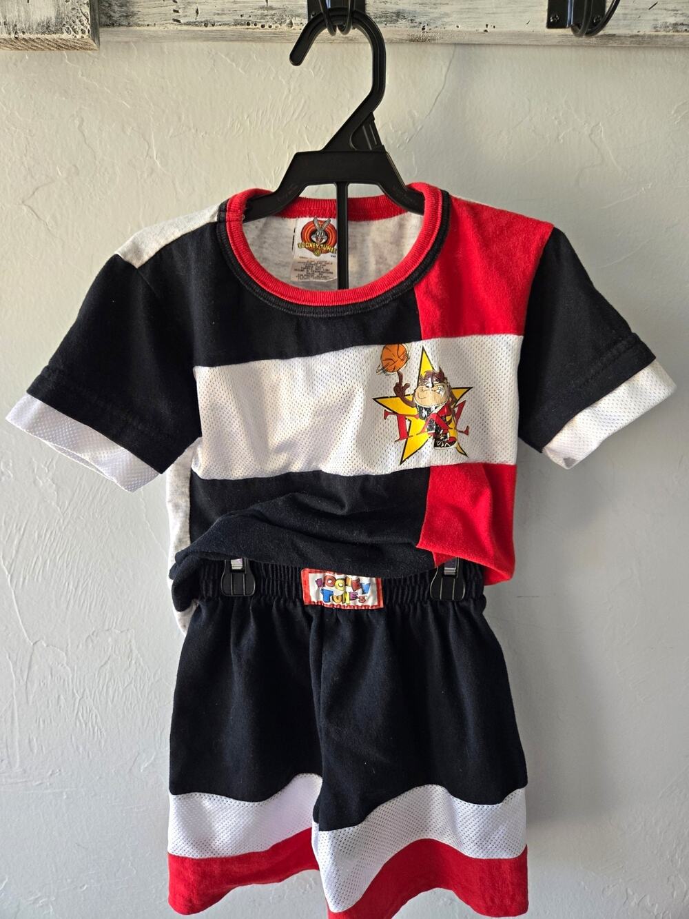 Vintage 1997 Looney Tunes Taz Basketball Shirt Shorts Set Kids 4/5 Warner Bros